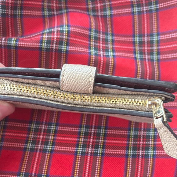 Coach Beige Leather Wallet - Picture 4 of 4